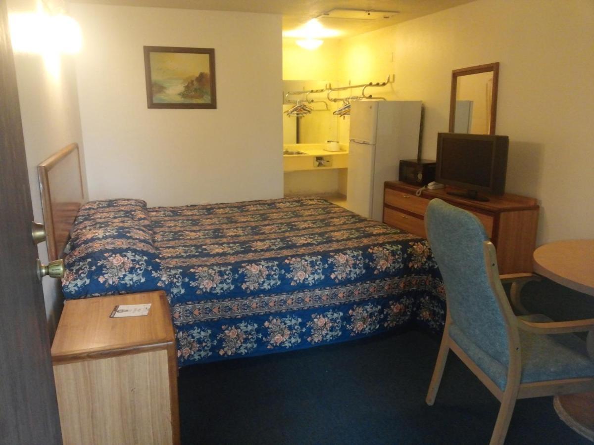 كوفينا Evergreen Inn الغرفة الصورة